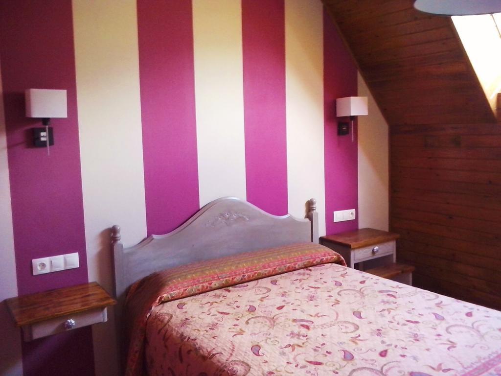 Hotel Vina Olivan Sarvisé الغرفة الصورة
