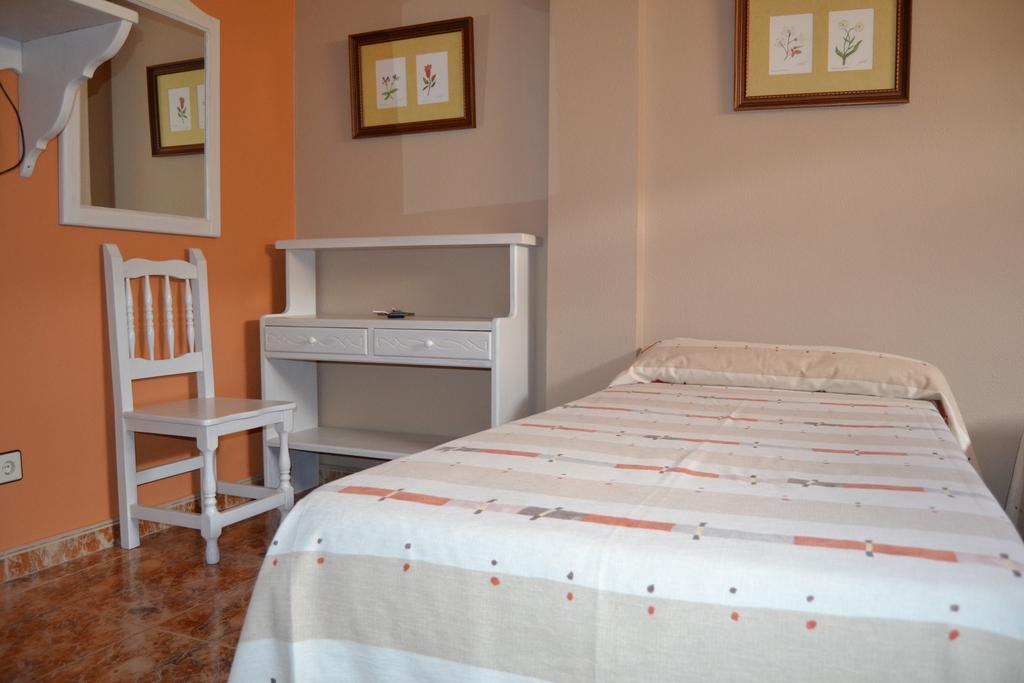 Hotel Vina Olivan Sarvisé الغرفة الصورة